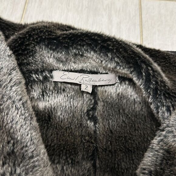 Earl Ruthenburg size 2 Sherpa coat - Picture 2 of 6